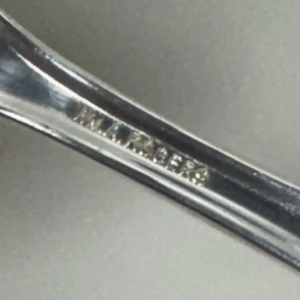 Wm. A. Rogers Oneida Valley Rose Ladle Silverplate Severing Dining